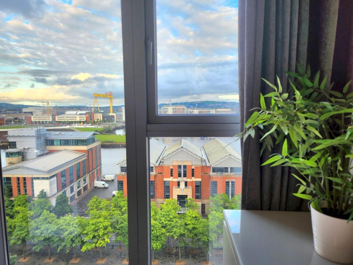 Pass The Keys Stunning Penthouse With Balcony Sunset Views Apartment เบลฟาสต์ ภายนอก รูปภาพ