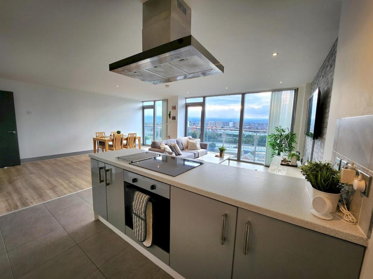Pass The Keys Stunning Penthouse With Balcony Sunset Views Apartment เบลฟาสต์ ภายนอก รูปภาพ